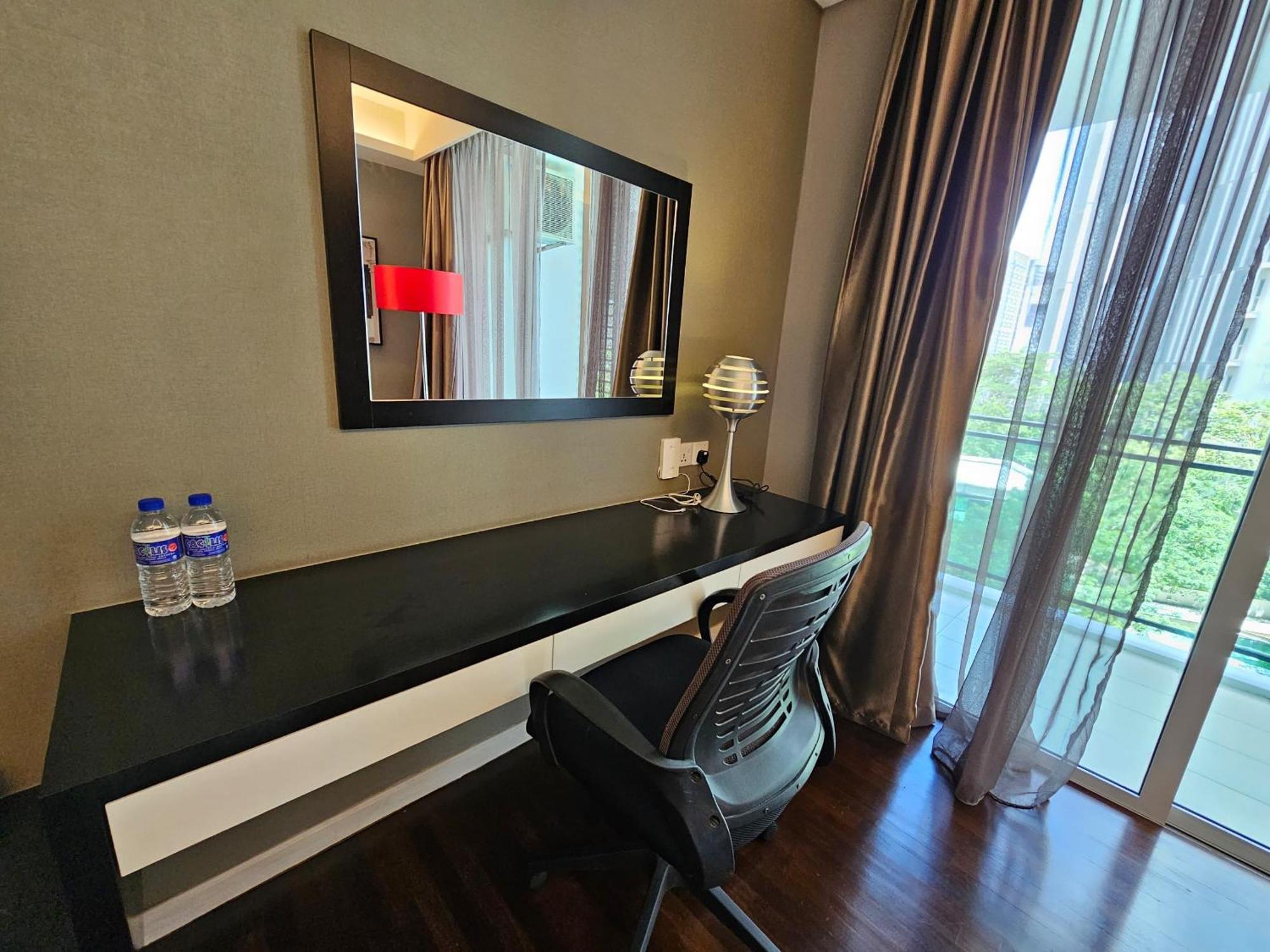 Shore Studio Rivercity View Malacca Eksteriør billede